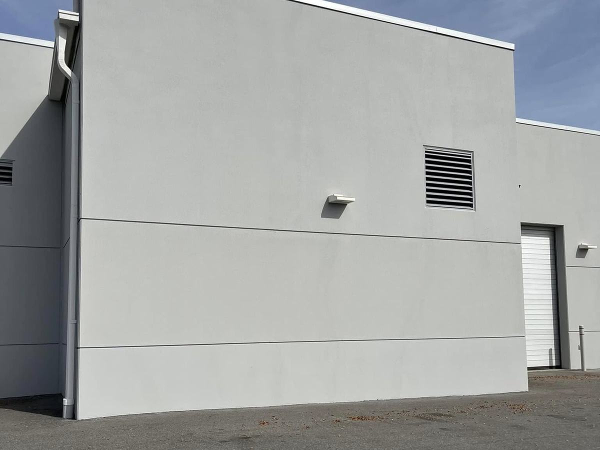 Commercial building corner detail